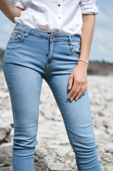 Jasne jeansy damskie